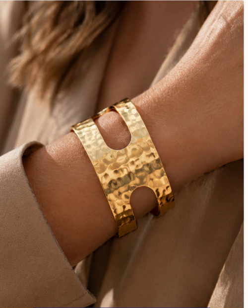 The Loose Ends Look: Thread Count, the Bar None Gold Wheat Chain and Square Deal