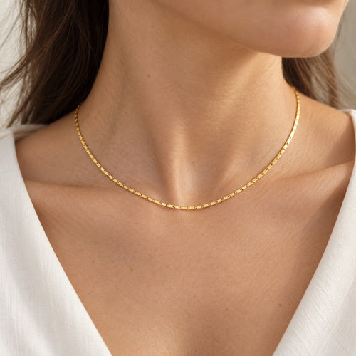 The Fine Line Look: Thin Margin bracelet and necklace with White Tie